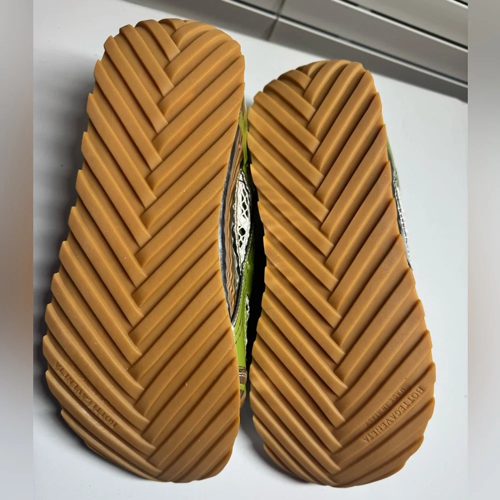 Green and Silver Sneakers. No Brand. - Picture 9 of 9